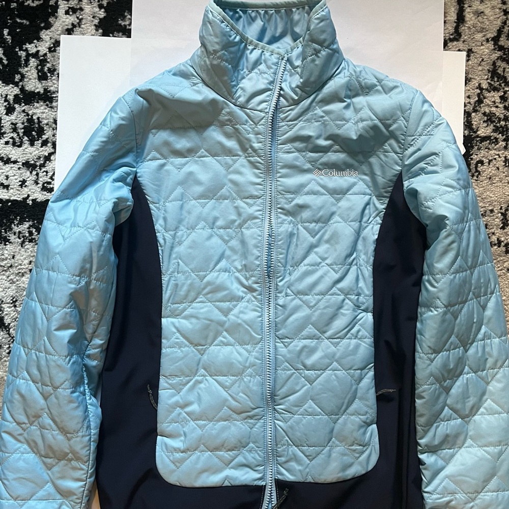 Light blue and marine Columbia lightweight puffer